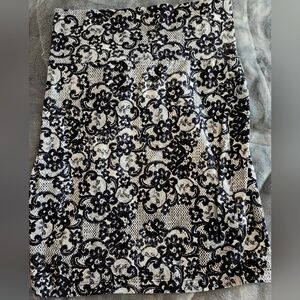 Lace pattern mini skirt